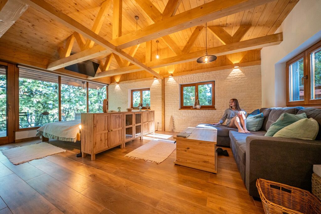 Tölgyudvar Vendégház. Dunakanyar Vendégház. Kismaros Vendégház.